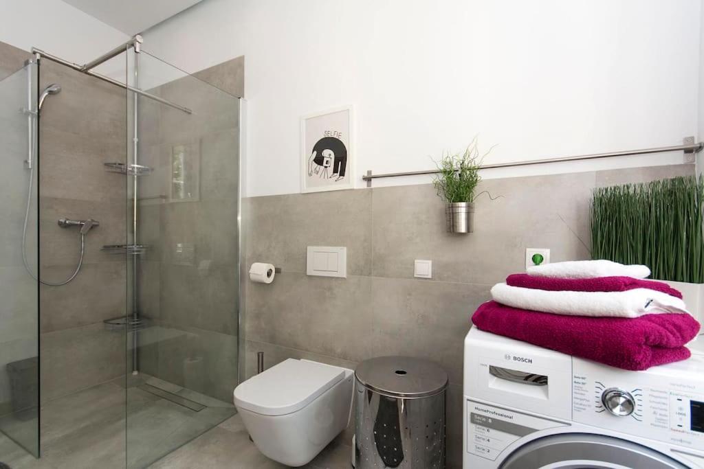 Апартаменти Hello Modena Sw Ducha